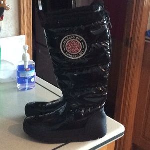 NWOT, Madden Girl, Black snow/rain boots.